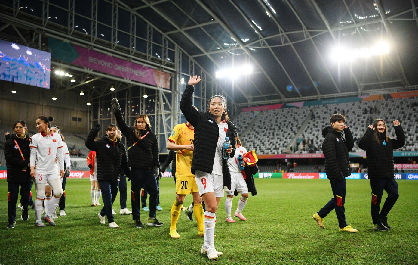 Mừng về nhà, các cô gái kim cương! ảnh 1