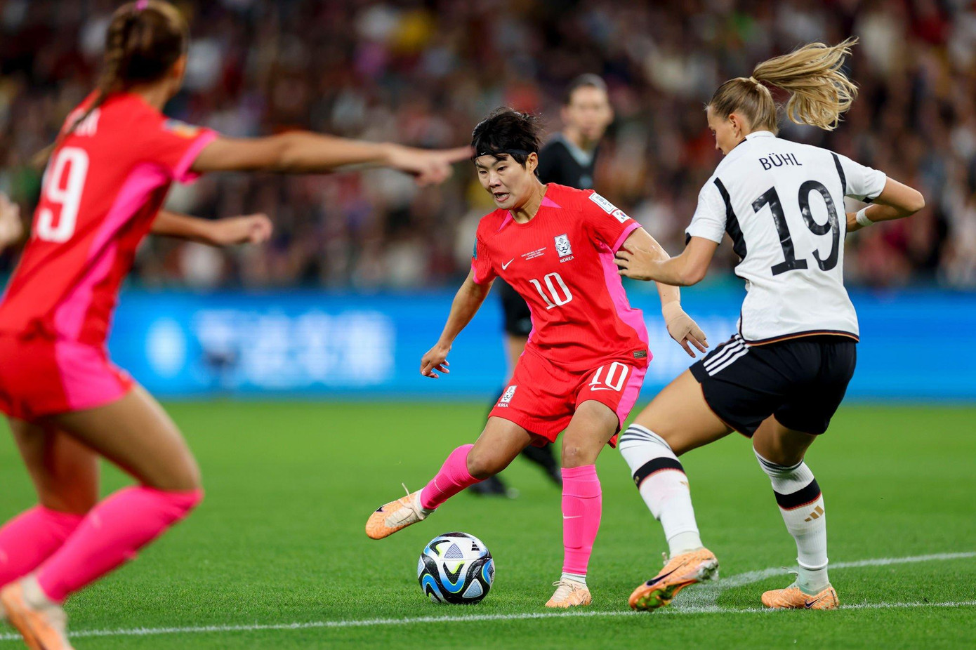 Bị Hàn Quốc cầm chân 1-1, tuyển nữ Đức bị loại sớm ngay vòng bảng ảnh 18