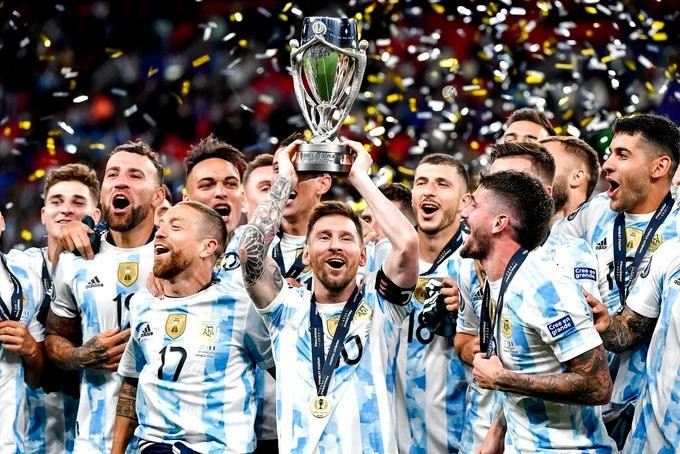 Sau Copa America và Finalissima, Messi cùng đồng đội hướng tới ngôi vô địch World Cup. (Ảnh: Getty Images)