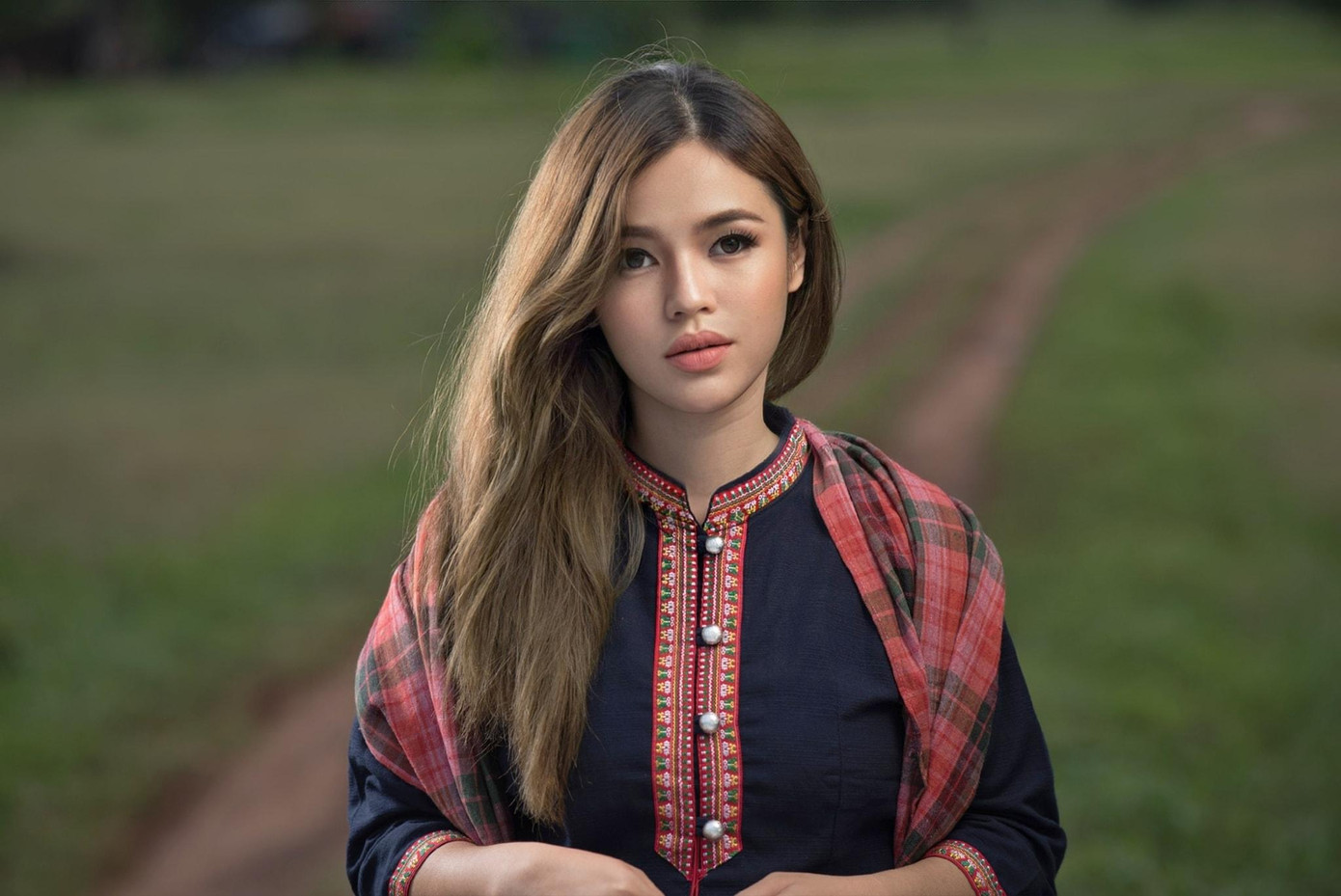 Pijika là phụ nữ Lào đầu tiên ngồi ở vị trí cao nhất một CLB bóng đá. (Ảnh: Kapook)