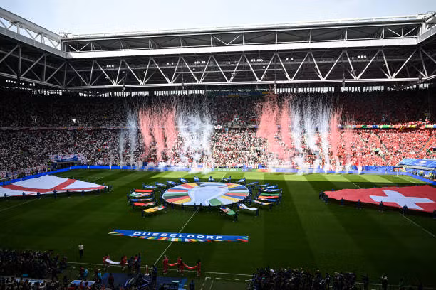 Vượt qua Thụy Sỹ trên chấm 11m, tuyển Anh vất vả ghi tên vào bán kết ảnh 19