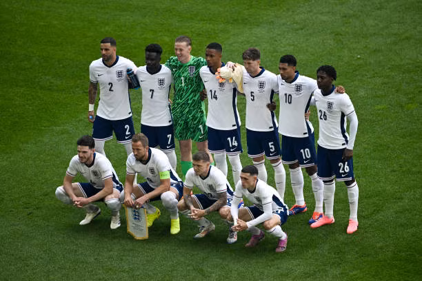 Vượt qua Thụy Sỹ trên chấm 11m, tuyển Anh vất vả ghi tên vào bán kết ảnh 20