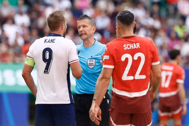 Vượt qua Thụy Sỹ trên chấm 11m, tuyển Anh vất vả ghi tên vào bán kết ảnh 27