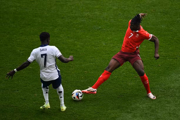 Vượt qua Thụy Sỹ trên chấm 11m, tuyển Anh vất vả ghi tên vào bán kết ảnh 22