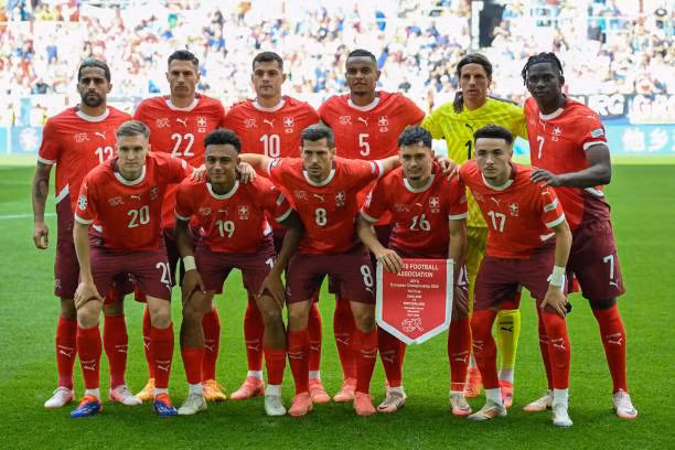 Vượt qua Thụy Sỹ trên chấm 11m, tuyển Anh vất vả ghi tên vào bán kết ảnh 21