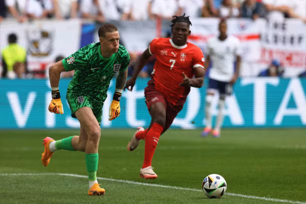 Vượt qua Thụy Sỹ trên chấm 11m, tuyển Anh vất vả ghi tên vào bán kết ảnh 24