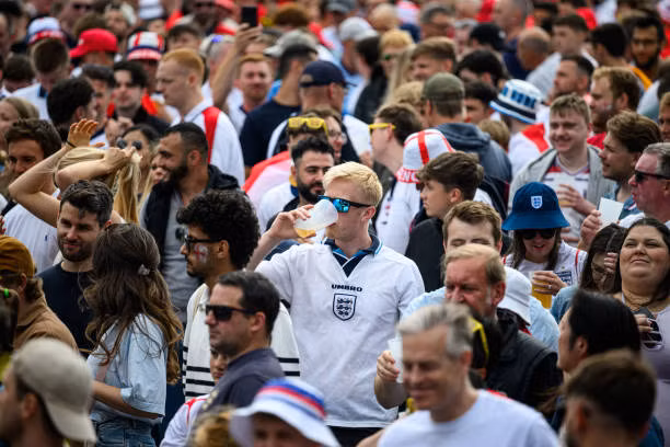 Vượt qua Thụy Sỹ trên chấm 11m, tuyển Anh vất vả ghi tên vào bán kết ảnh 14