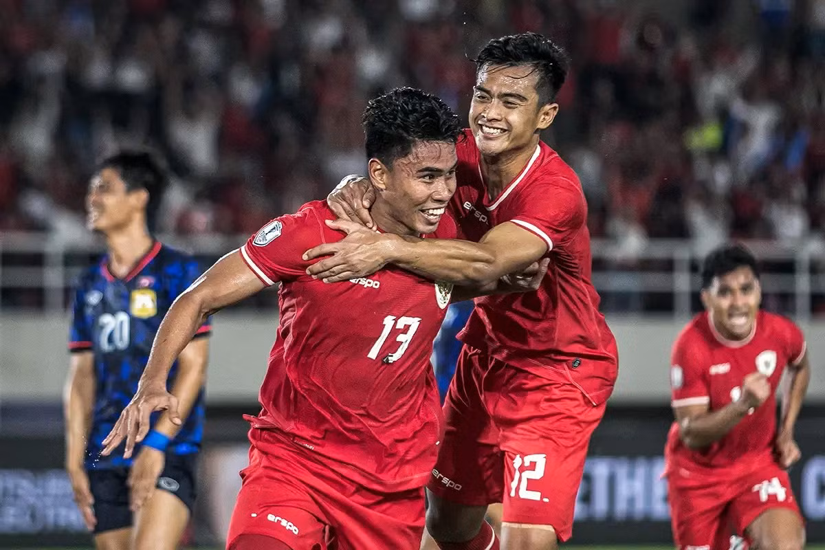 Cầu thủ Indonesia ăn mừng trong trận hòa 3-3 trước ĐT Lào.