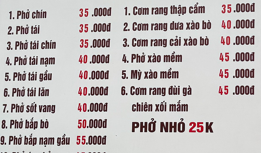 Bảng giá mới tại một quán phở. Ảnh: Duy Anh. Bảng giá mới tại một quán phở. Ảnh: Duy Anh.