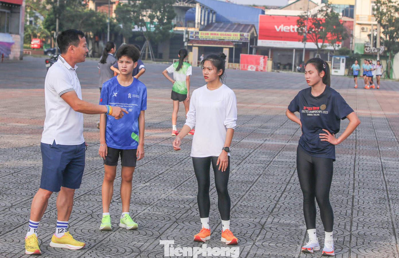 Theo HLV Trần Văn Sỹ, ông cùng các thành viên trong ban huấn luyện Đội tuyển và đội tuyển trẻ Quốc gia đang điều chỉnh giáo án tập luyện những ngày cuối để các tuyển thủ có được điểm rơi phong độ tốt nhất vào ngày 30/3, qua đó đạt thành tích cá nhân tốt, đồng thời tạo ra các bước chuyển biển mới ở một vài nội dung.