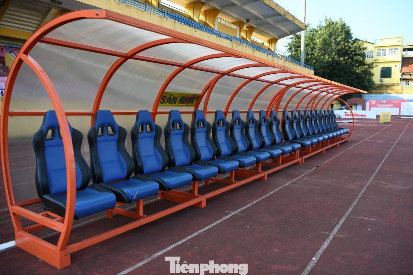 Cũng theo đánh giá của Ban giám sát trận Siêu cúp, tình trạng cơ sở vật chất tại sân vận động Hàng Đẫy rất tốt, cho thấy sự quan tâm sát sao của Ban tổ chức, gồm LĐBĐ Việt Nam, Công ty Cổ phần bóng chuyên nghiệp Việt Nam (VPF) và báo Tiền Phong.