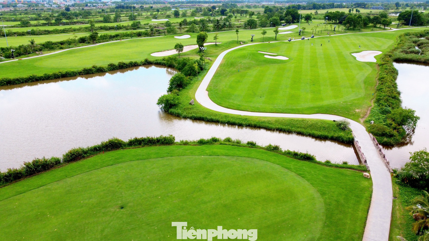 Điều tuyệt vời nhất là tình trạng mặt cỏ tuyệt hảo của Vinpearl Golf Hải Phòng, kết hợp với khung cảnh nên thơ và thời tiết dịu mát.