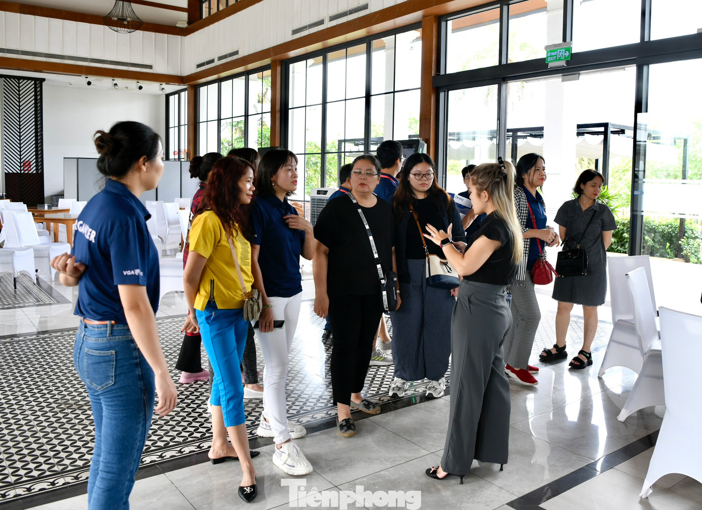 Các thành viên Ban tổ chức làm việc không ngừng nghỉ, nhằm mang lại sự thoải mái nhất cho các golfer tham dự giải đấu.