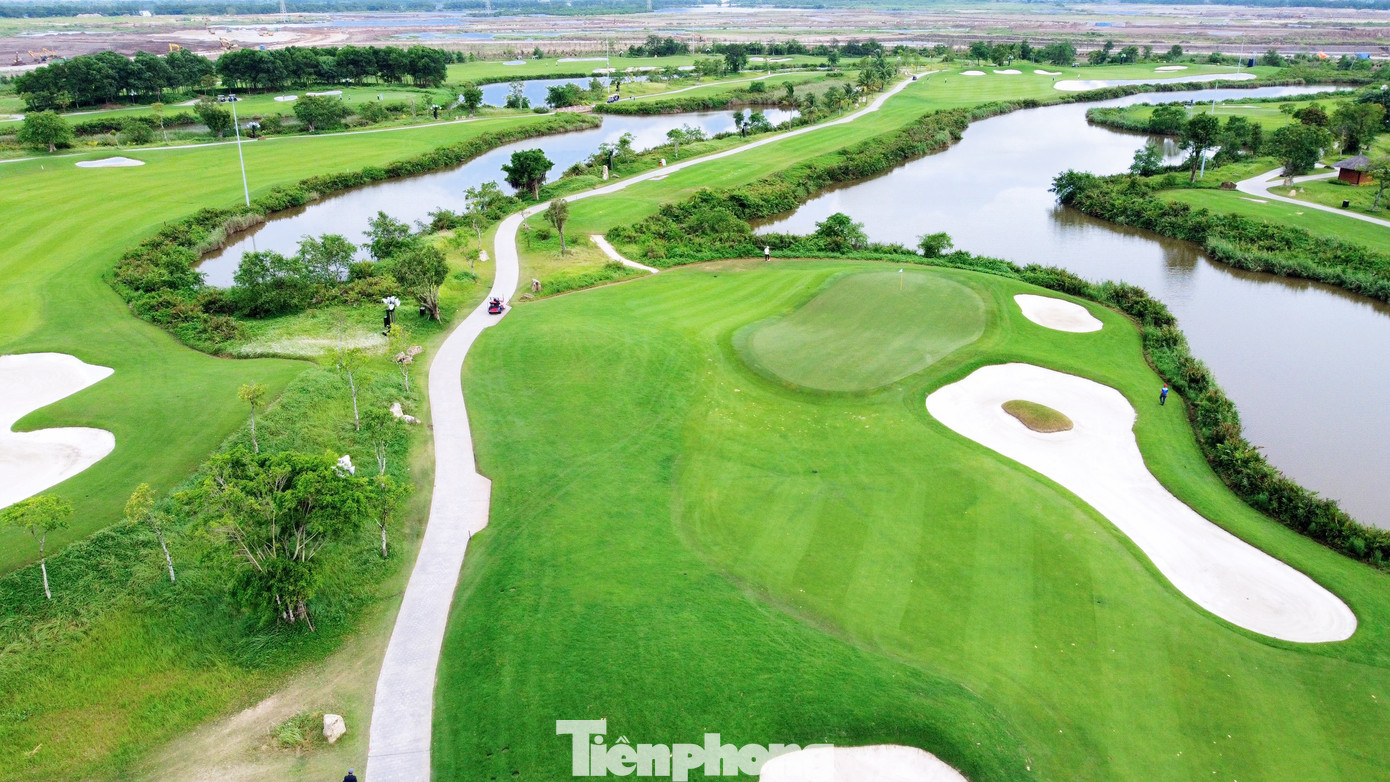 Điều tuyệt vời nhất là tình trạng mặt cỏ tuyệt hảo của Vinpearl Golf Hải Phòng, kết hợp với khung cảnh nên thơ và thời tiết dịu mát.