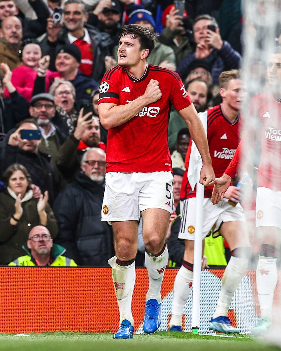 Maguire giúp MU tiến bước ở hai mặt trận FA Cup và Europa League, thắp lên hy vọng giành danh hiệu vào cuối mùa.