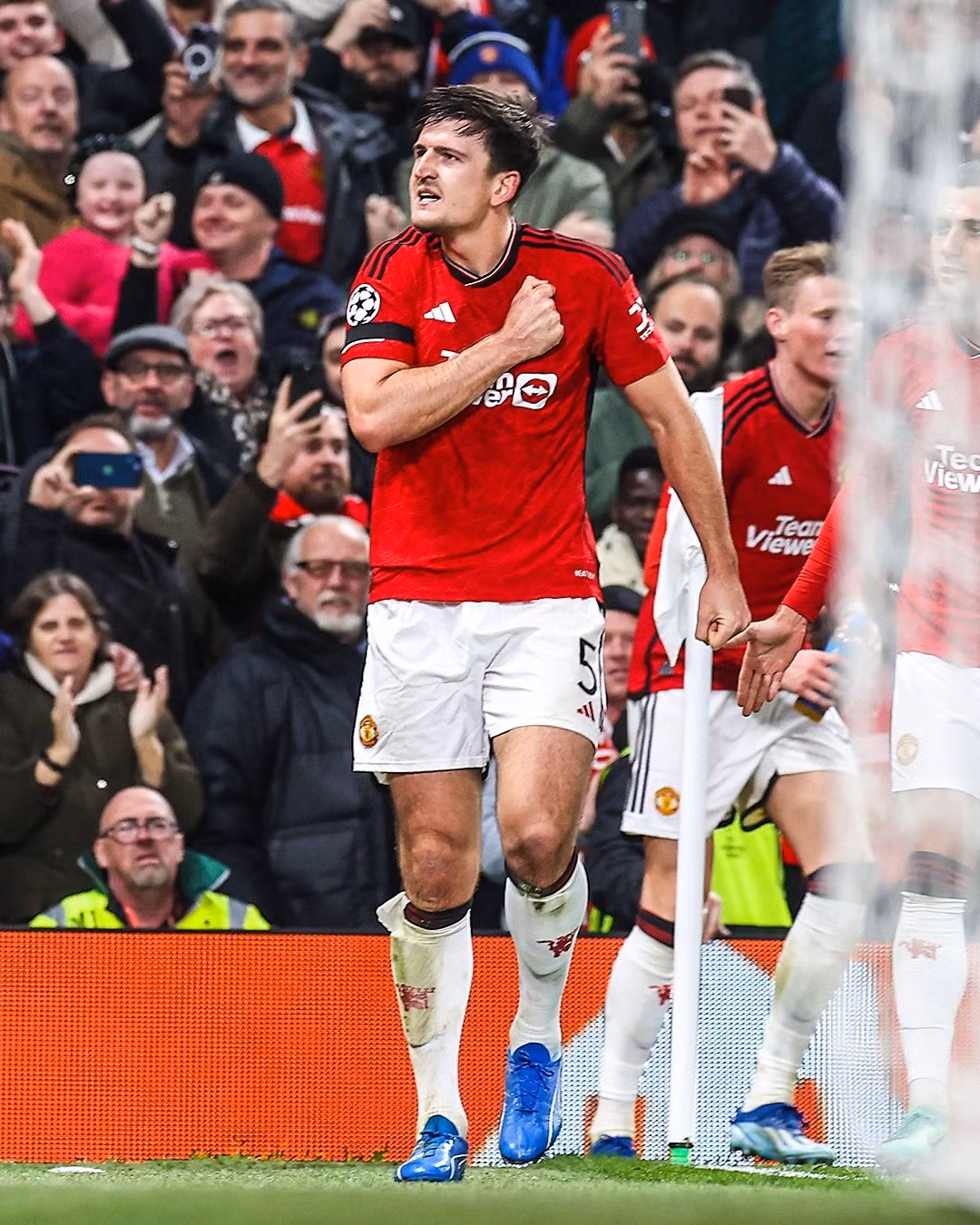 Maguire giúp MU tiến bước ở hai mặt trận FA Cup và Europa League, thắp lên hy vọng giành danh hiệu vào cuối mùa.