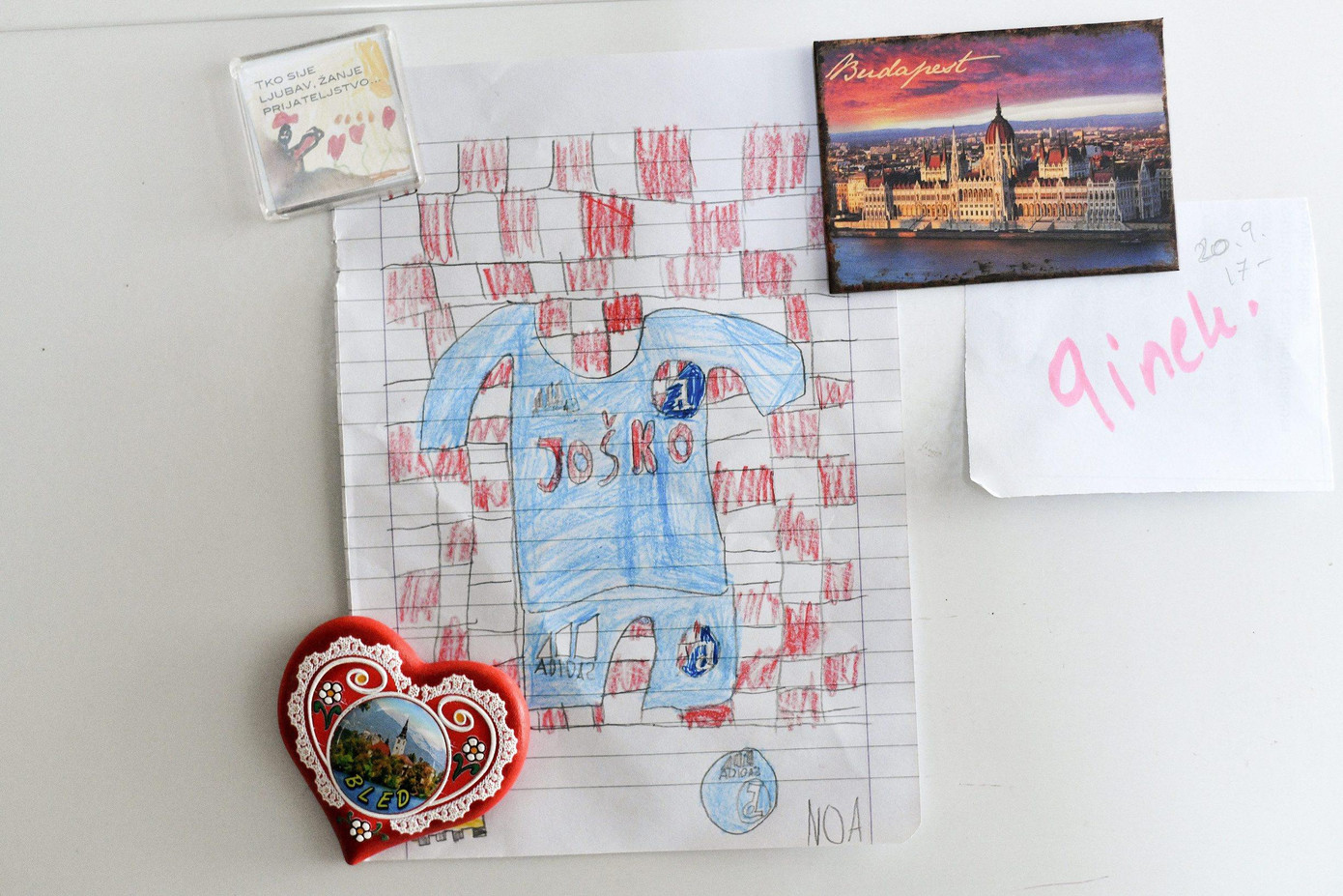 Gvardiol và bức tranh hồi mẫu giáo, sơ đồ tới thành công trong căn phòng ở Zagreb. (Ảnh: jutarnji)