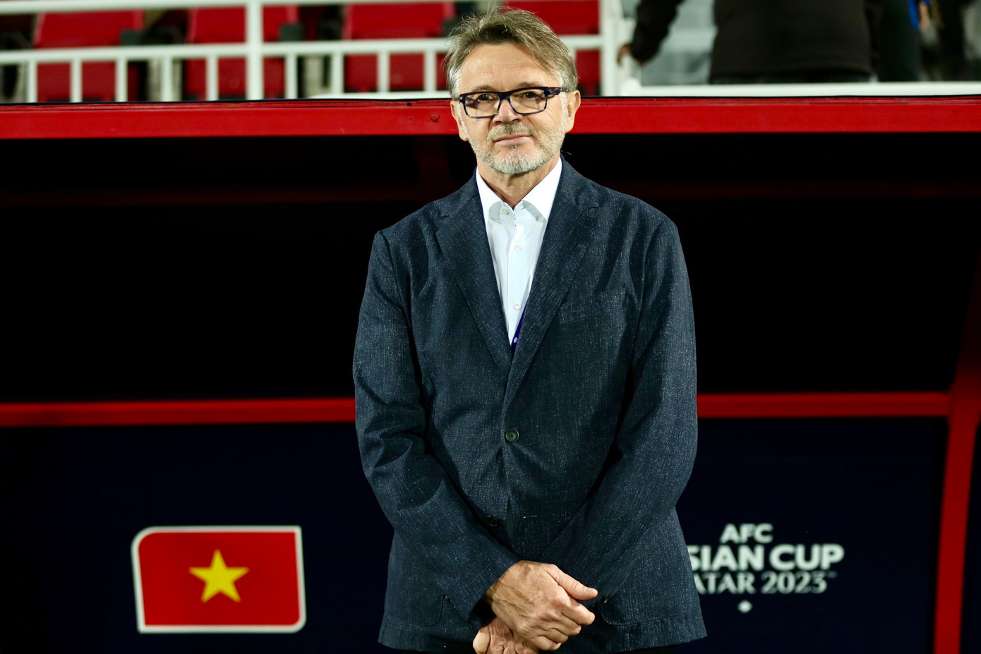 Theo BLV Quang Huy, VFF và Hội đồng HLV Quốc gia nên ngồi lại với HLV Troussier. Theo BLV Quang Huy, VFF và Hội đồng HLV Quốc gia nên ngồi lại với HLV Troussier.