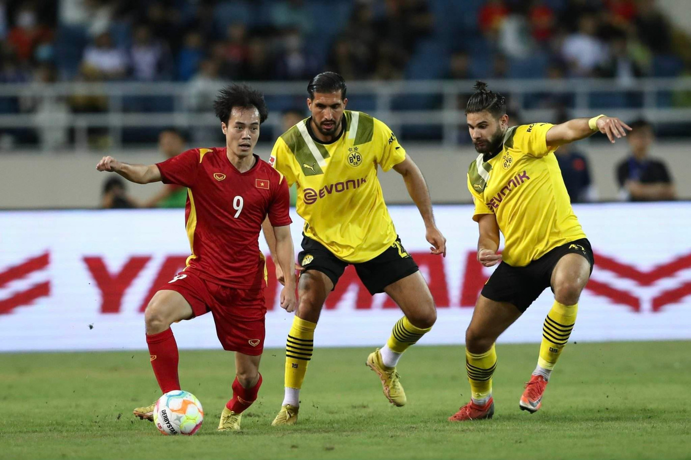 Các hình ảnh trong cuộc đối đầu giữa Việt Nam và Dortmund. (Ảnh: Đỗ Hải) Các hình ảnh trong cuộc đối đầu giữa Việt Nam và Dortmund. (Ảnh: Đỗ Hải)