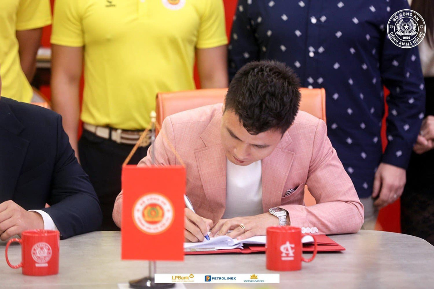 Quang Hải ký hợp đồng có thời hạn 1 năm rưỡi với CAHN.