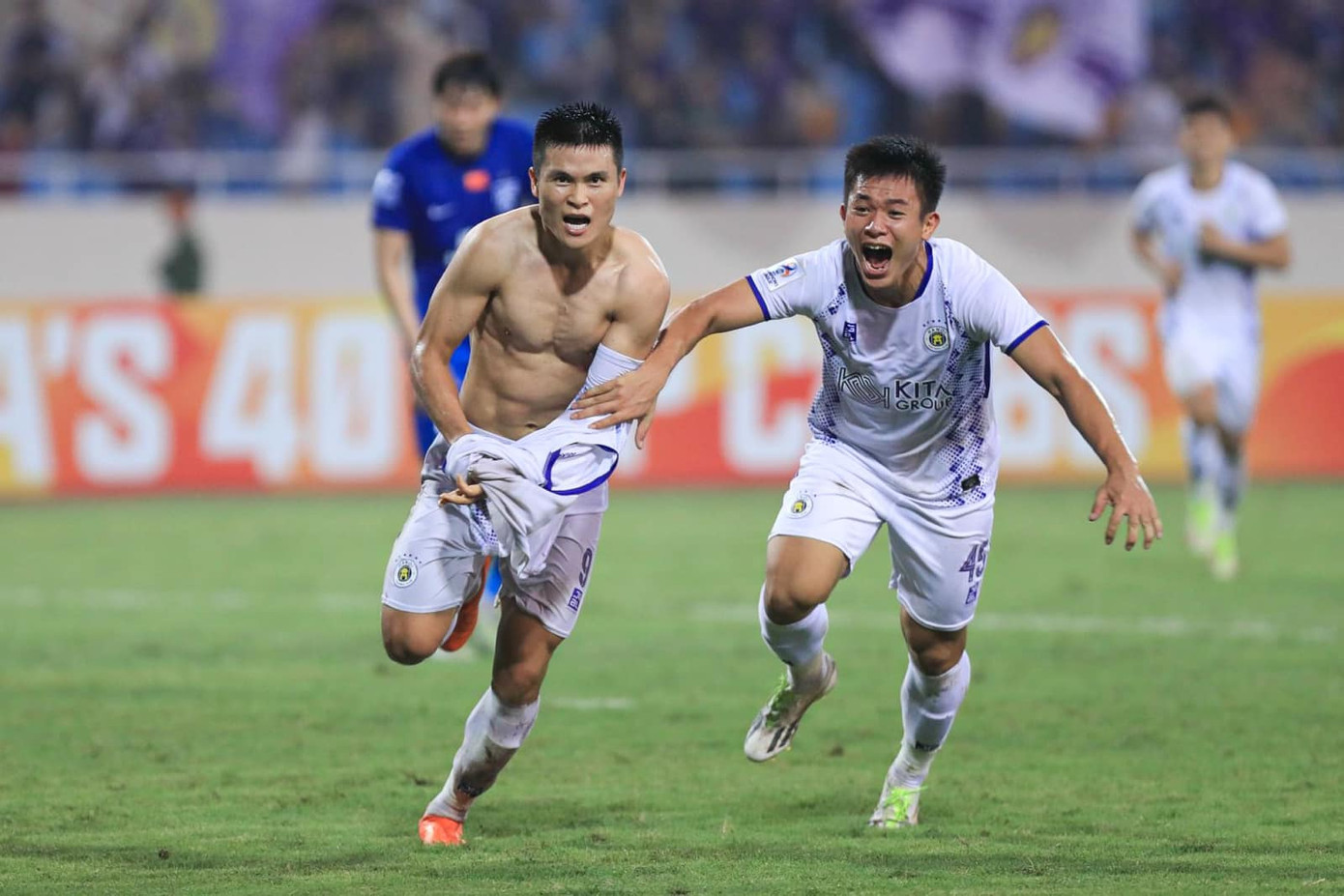 Hai khoảnh khắc ăn mừng của Tuấn Hải trong chiến thắng đầu tiên của Hà Nội FC ở AFC Champions League 2023/24. Hai khoảnh khắc ăn mừng của Tuấn Hải trong chiến thắng đầu tiên của Hà Nội FC ở AFC Champions League 2023/24.