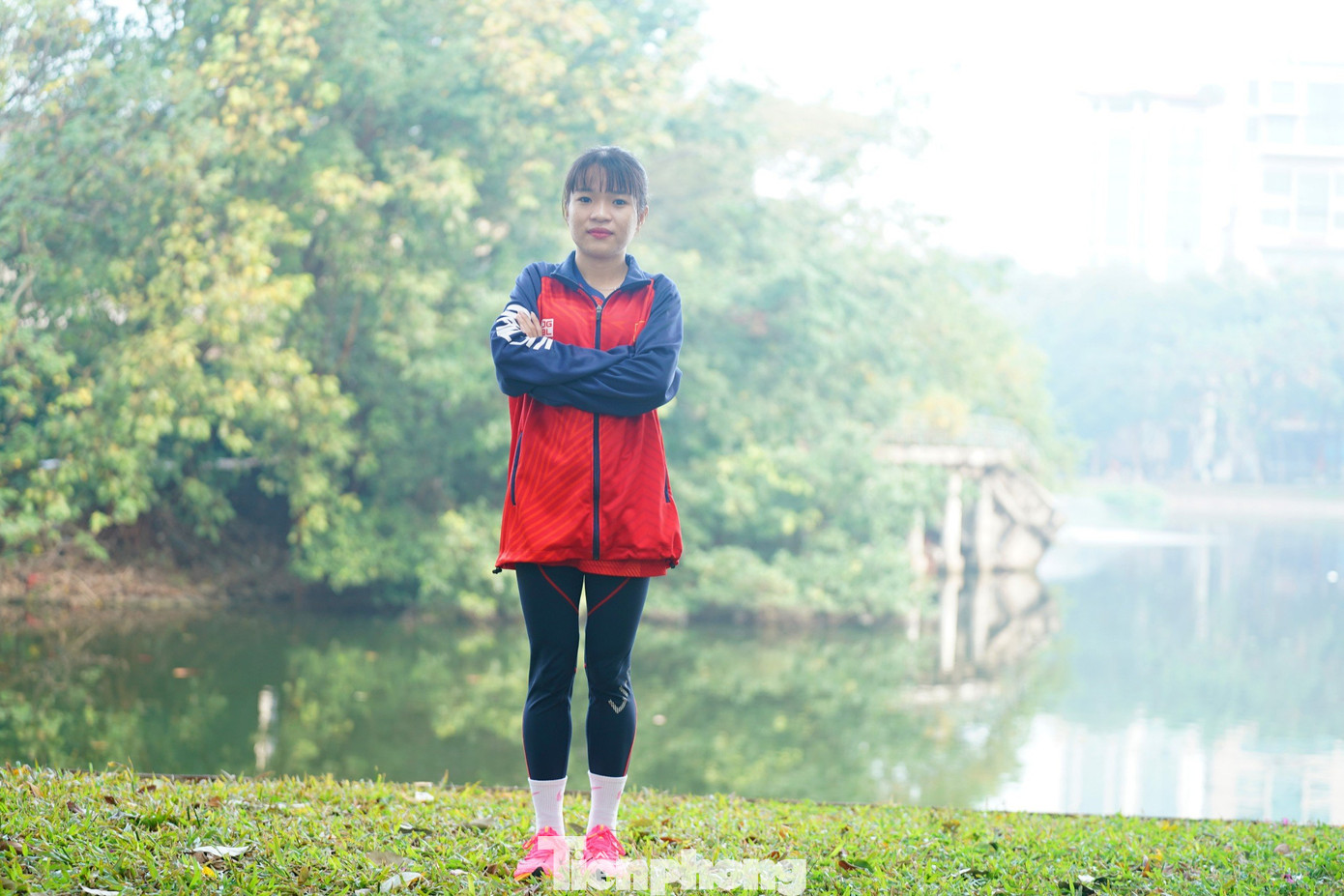 Theo HLV Nguyễn Tuấn Anh, trái ngược với vóc dáng nhỏ bé, cô học trò của ông nổi bật với ý chí mạnh mẽ, khát khao chiến thắng cùng tinh thần không bao giờ bỏ cuộc. Lê Thị Tuyết cũng rất chuyên nghiệp và có tính kỷ luật cao, sẵn sàng làm mọi thứ để tốt hơn mỗi ngày.