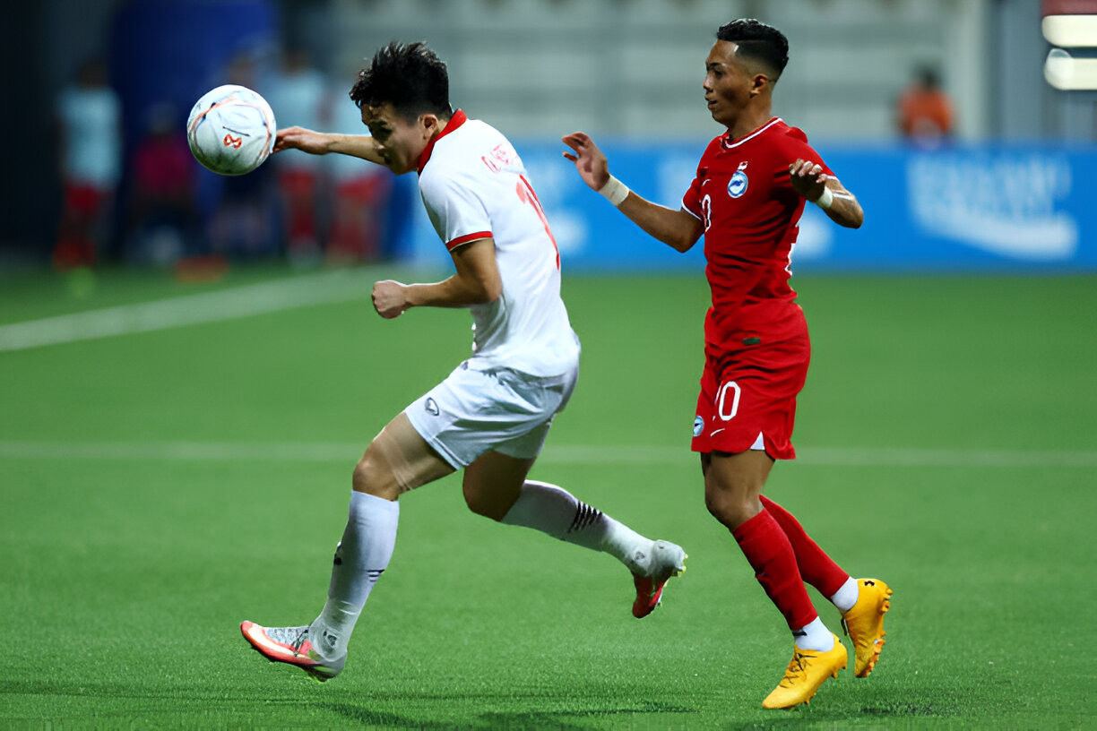 Shawal Anuar trong trận đối đầu với ĐT Việt Nam tại vòng bảng AFF Cup 2022. Shawal Anuar trong trận đối đầu với ĐT Việt Nam tại vòng bảng AFF Cup 2022.