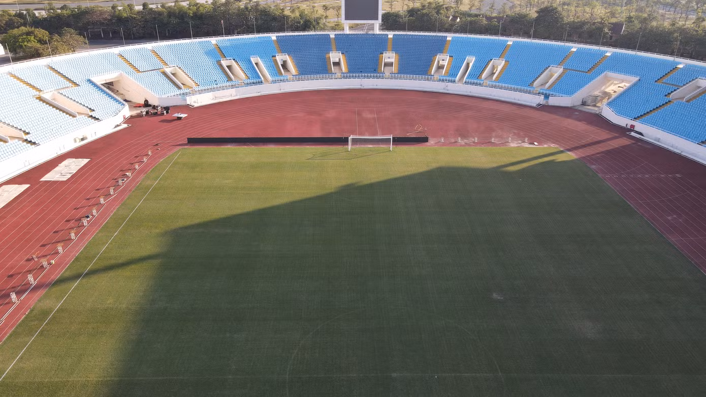 So với cách đây 10 tháng, sân Mỹ Đình hiện ở tình trạng khá tốt, nhất là chất lượng mặt cỏ. Một phần bởi đây được lựa chọn là sân nhà của Hà Nội FC trong các trận vòng bảng AFC Champions League 2023, vì vậy phải đáp ứng các tiêu chuẩn của AFC.