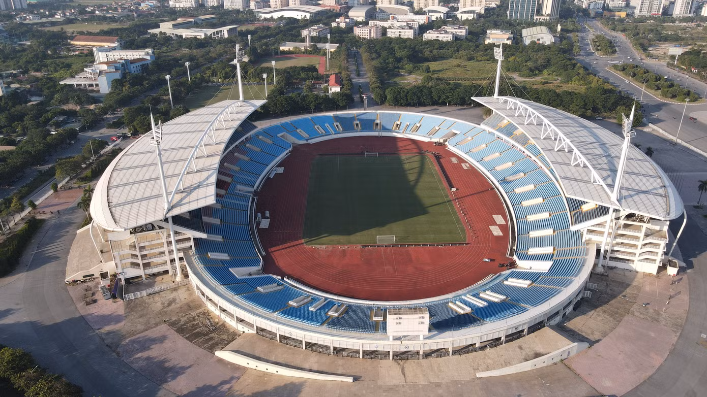 Đây là lần đầu tiên sau 10 tháng, sân Mỹ Đình tổ chức một trận đấu của ĐT Việt Nam. Lần gần nhất đội tuyển chơi tại đây là trận chung kết lượt đi AFF Cup 2022 vào ngày 13/1/2023.