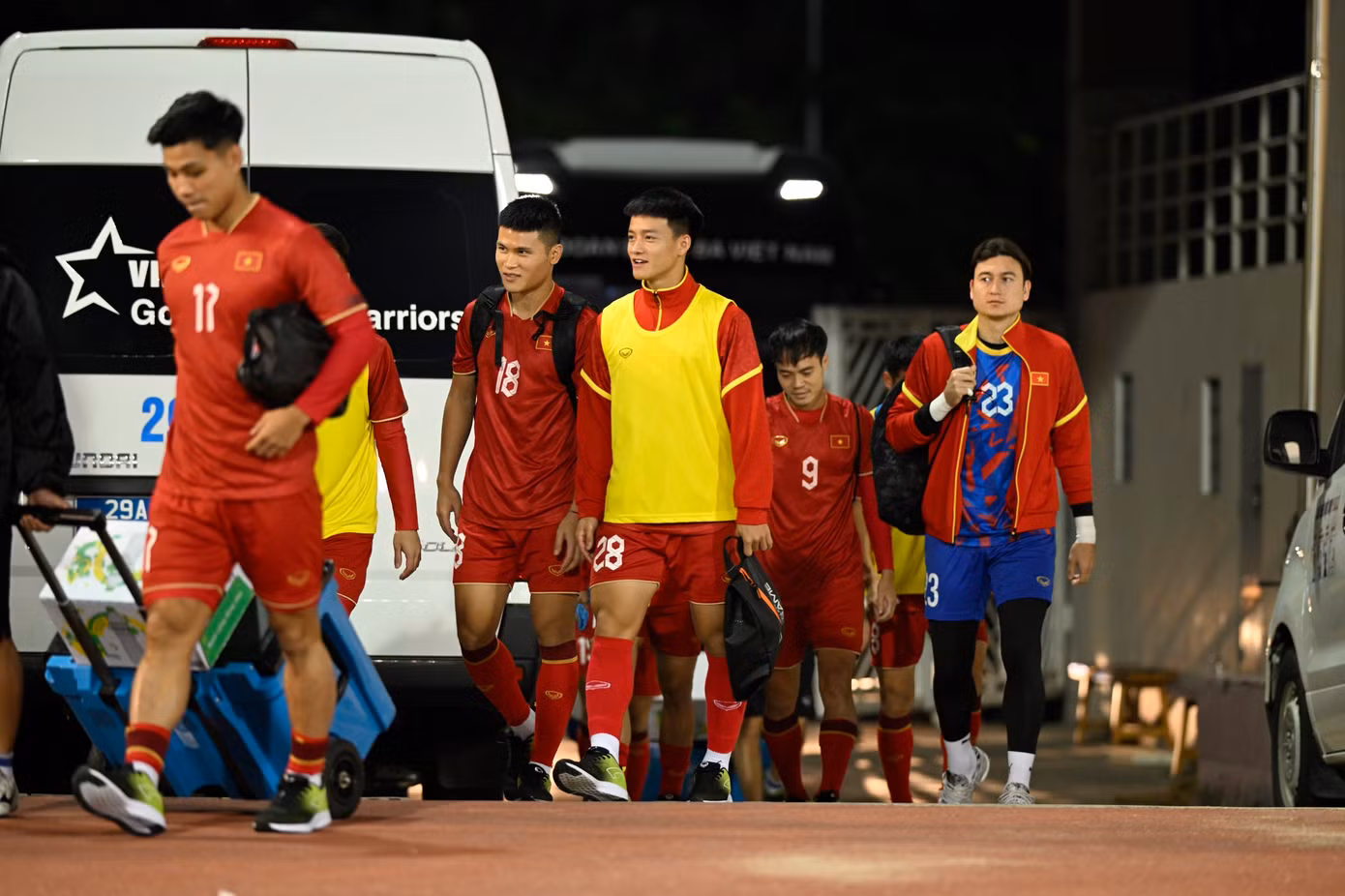 Với ĐT Việt Nam, họ cũng đã sẵn sàng. Theo HLV Philippe Troussier, toàn đội đều nêu cao quyết tâm chơi với hơn 100% khả năng để gây bất ngờ trước đội bóng đang xếp trên Việt Nam 26 bậc (68 thế giới).