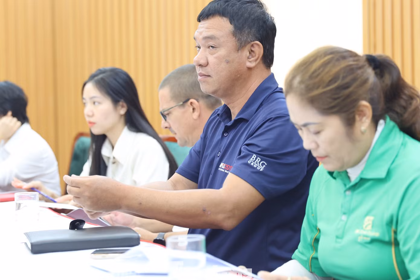 Ông Cấn Phi Khanh - Phó Giám đốc golf - sân golf BRG cam kết hỗ trợ Ban tổ chức Tiền Phong Golf Championship 2023, đảm bảo công tác chuẩn bị và tổ chức diễn ra suôn sẻ. Ông Cấn Phi Khanh - Phó Giám đốc golf - sân golf BRG cam kết hỗ trợ Ban tổ chức Tiền Phong Golf Championship 2023, đảm bảo công tác chuẩn bị và tổ chức diễn ra suôn sẻ.