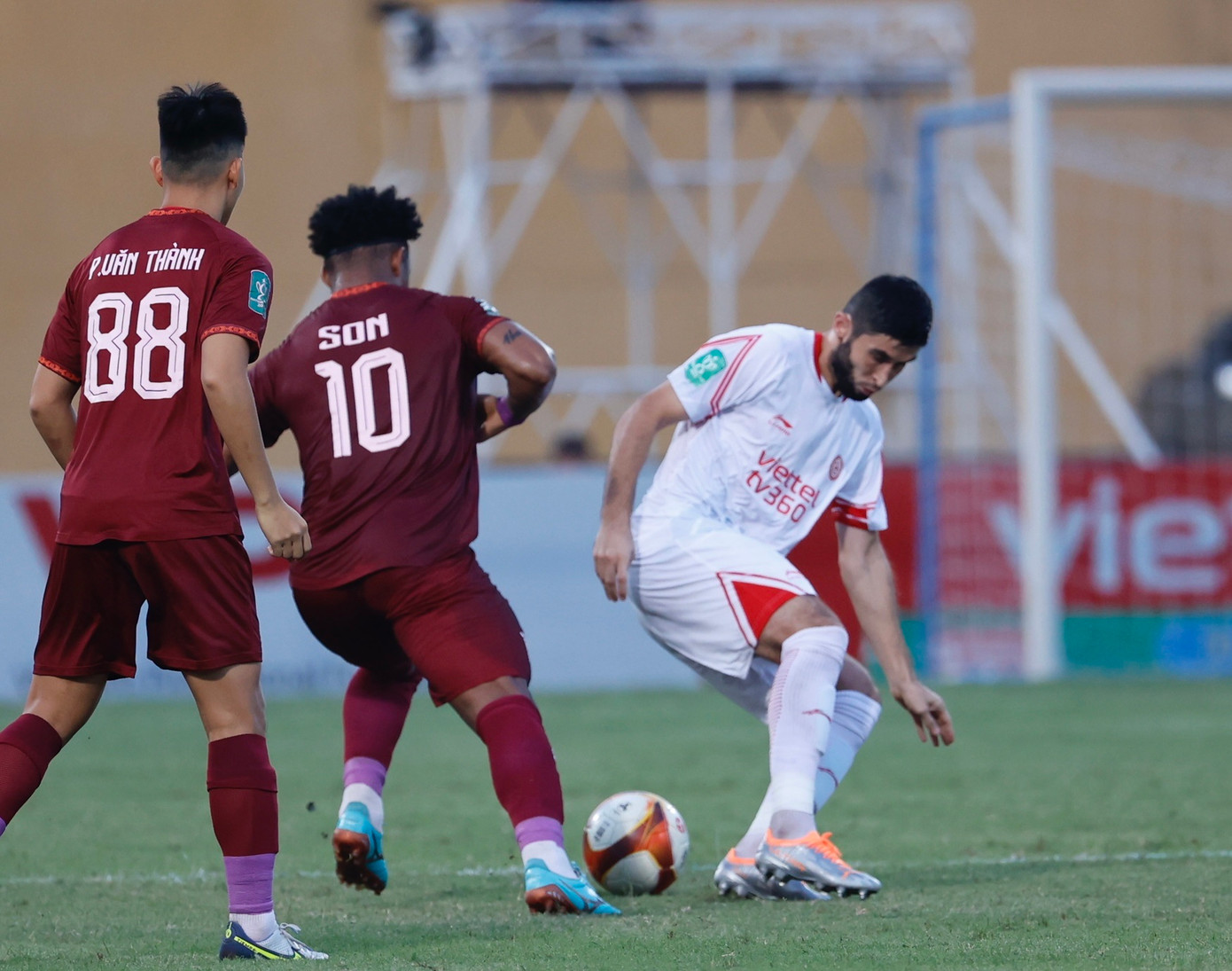 Đức Chiến lập siêu phẩm phút cuối giúp Viettel vào chung kết Cúp Quốc gia ảnh 9