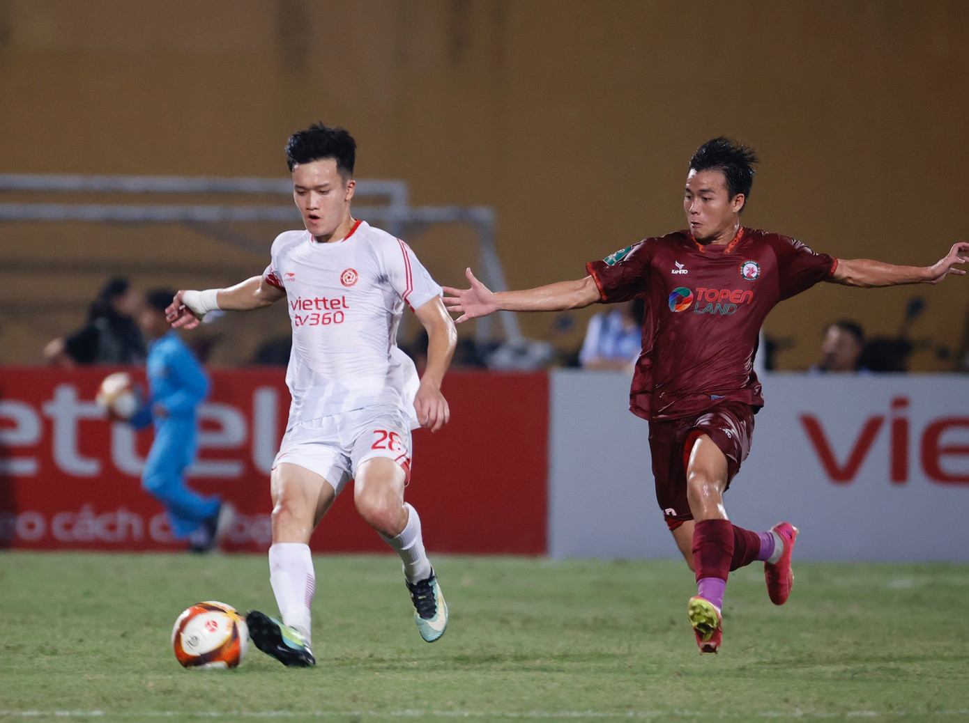 Đức Chiến lập siêu phẩm phút cuối giúp Viettel vào chung kết Cúp Quốc gia ảnh 41