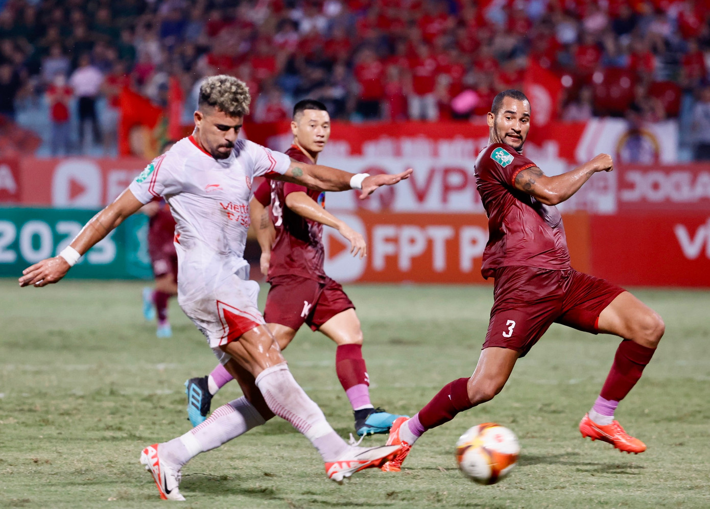 Đức Chiến lập siêu phẩm phút cuối giúp Viettel vào chung kết Cúp Quốc gia ảnh 23