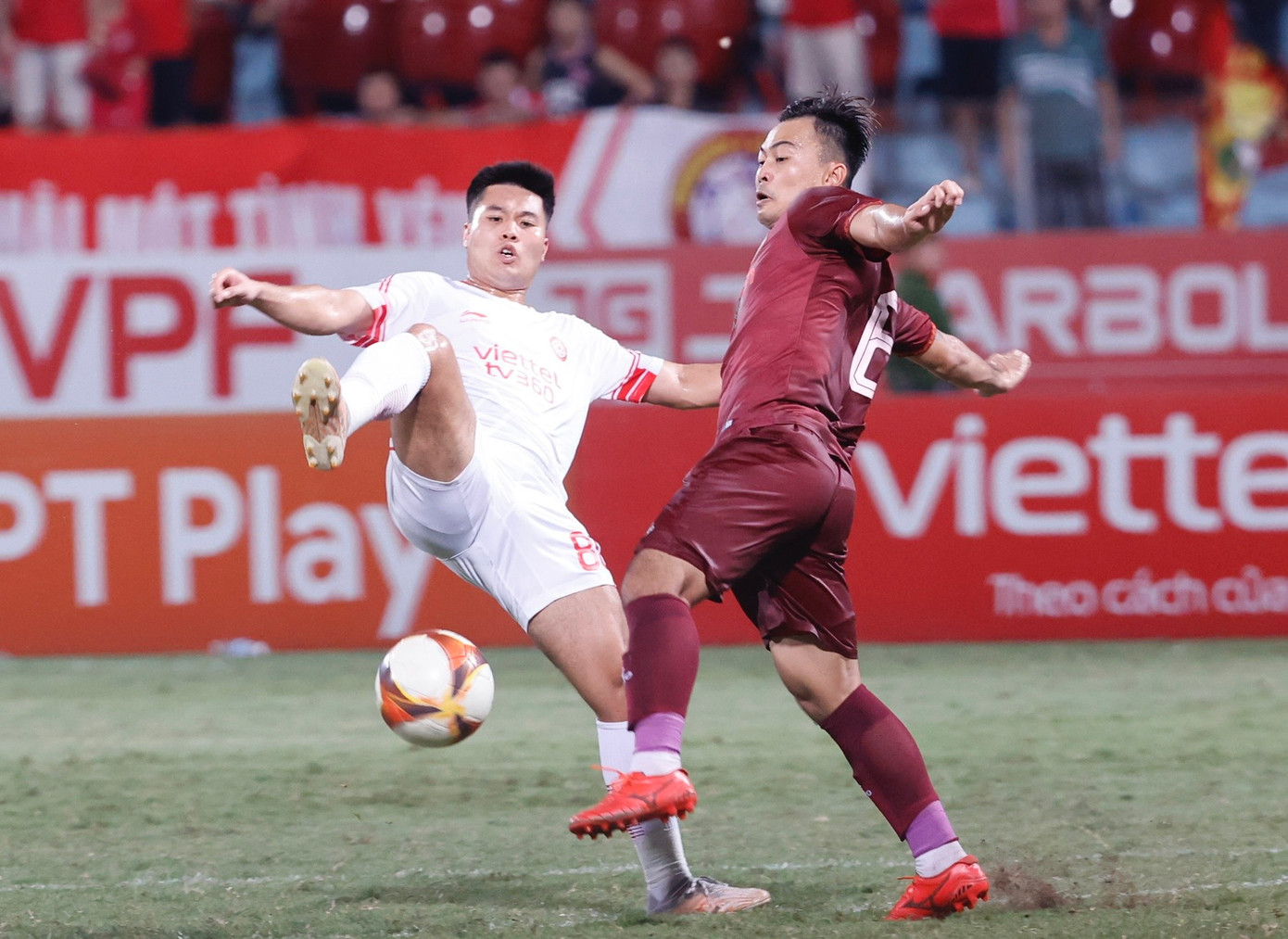 Đức Chiến lập siêu phẩm phút cuối giúp Viettel vào chung kết Cúp Quốc gia ảnh 36