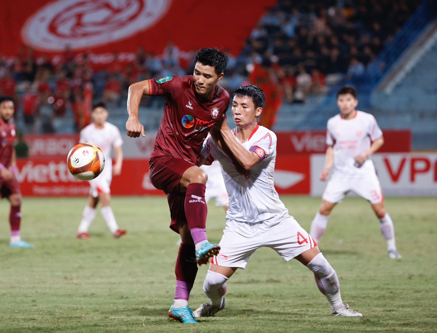 Đức Chiến lập siêu phẩm phút cuối giúp Viettel vào chung kết Cúp Quốc gia ảnh 34