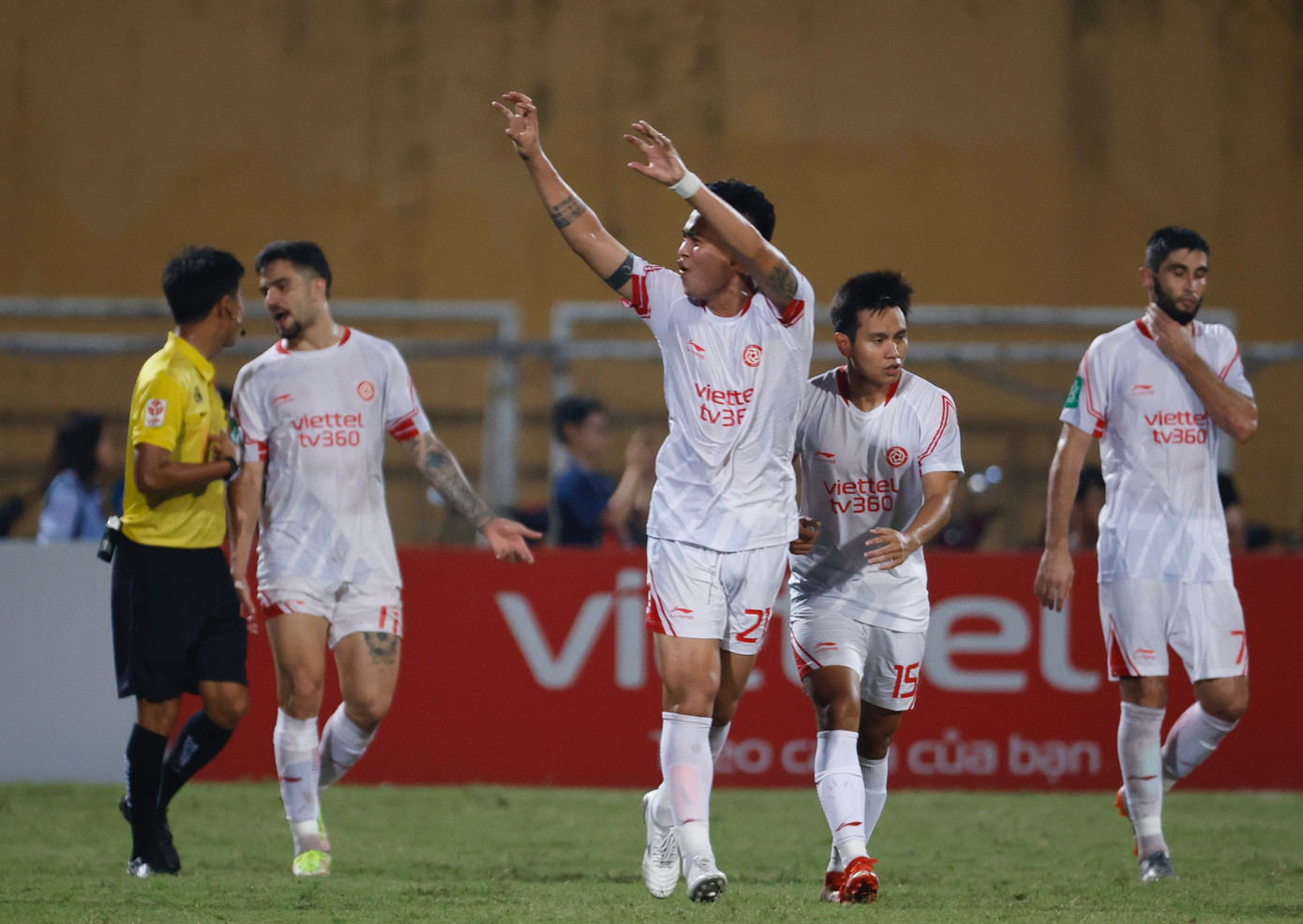 Đức Chiến lập siêu phẩm phút cuối giúp Viettel vào chung kết Cúp Quốc gia ảnh 42