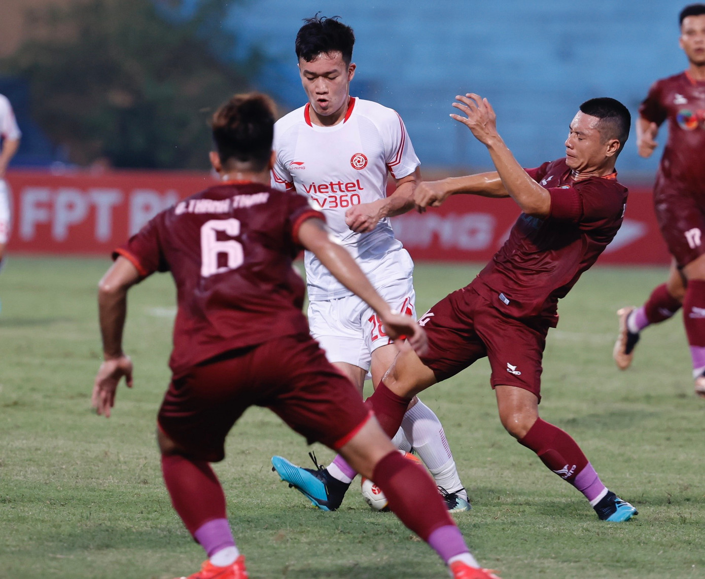 Đức Chiến lập siêu phẩm phút cuối giúp Viettel vào chung kết Cúp Quốc gia ảnh 17