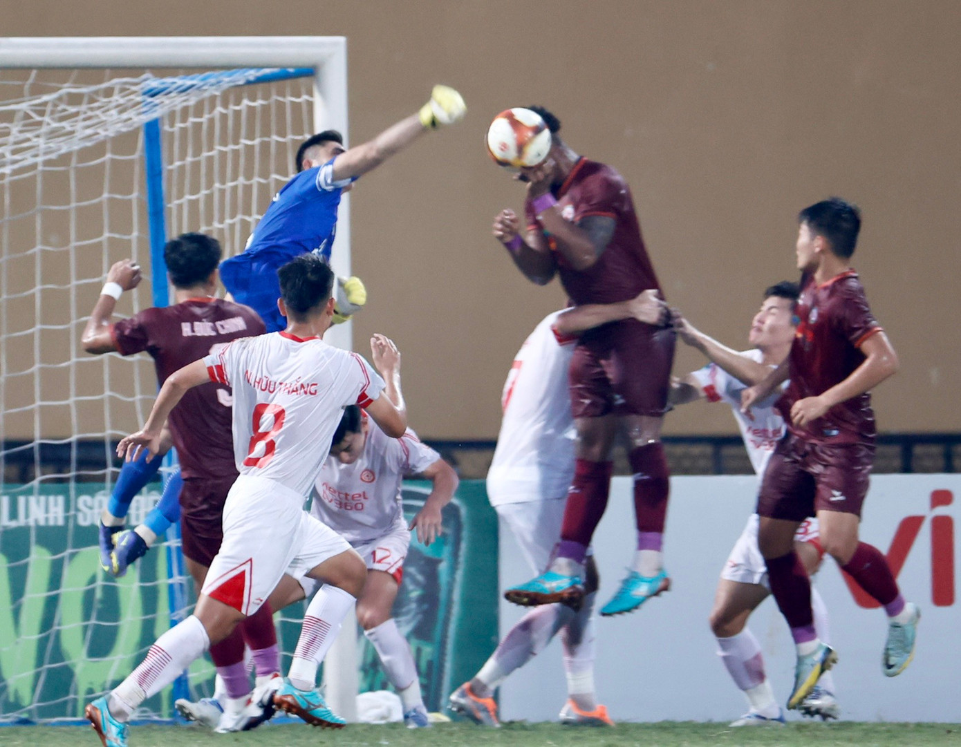 Đức Chiến lập siêu phẩm phút cuối giúp Viettel vào chung kết Cúp Quốc gia ảnh 24