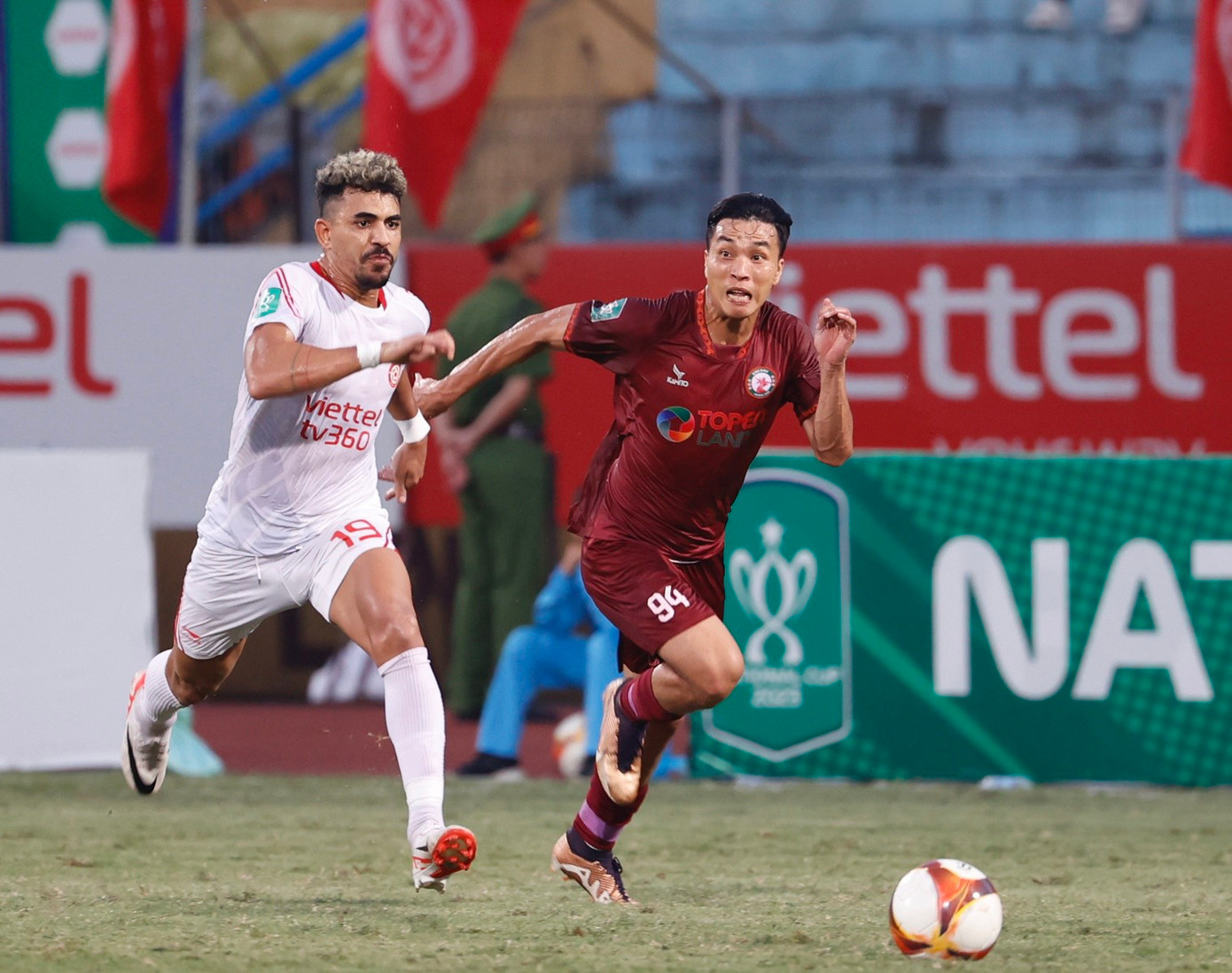 Đức Chiến lập siêu phẩm phút cuối giúp Viettel vào chung kết Cúp Quốc gia ảnh 14