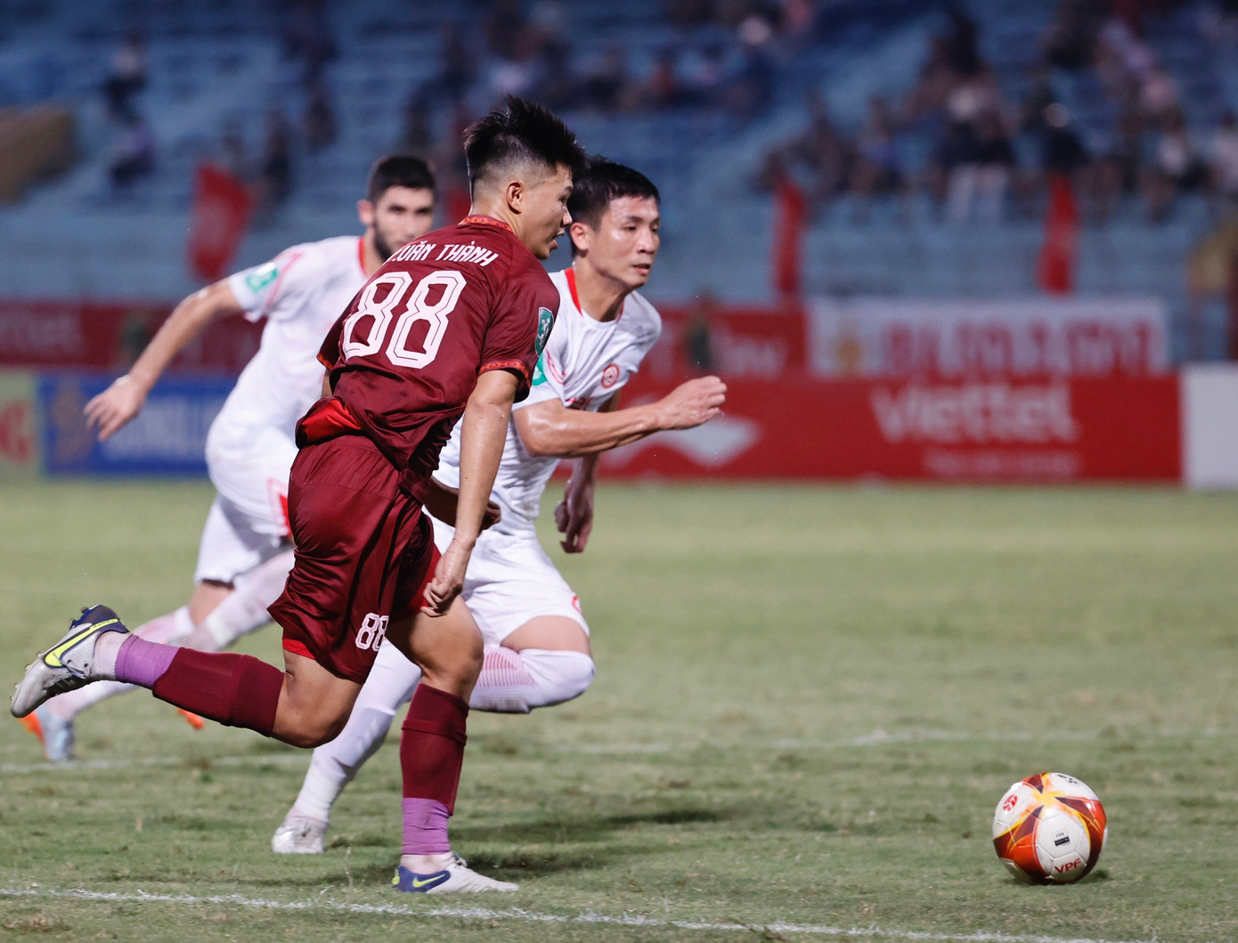 Đức Chiến lập siêu phẩm phút cuối giúp Viettel vào chung kết Cúp Quốc gia ảnh 31