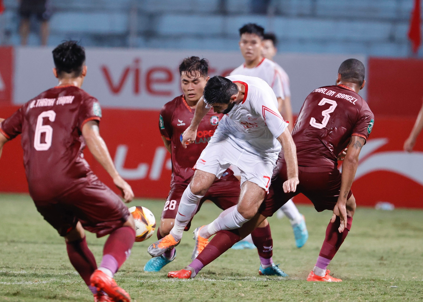 Đức Chiến lập siêu phẩm phút cuối giúp Viettel vào chung kết Cúp Quốc gia ảnh 29