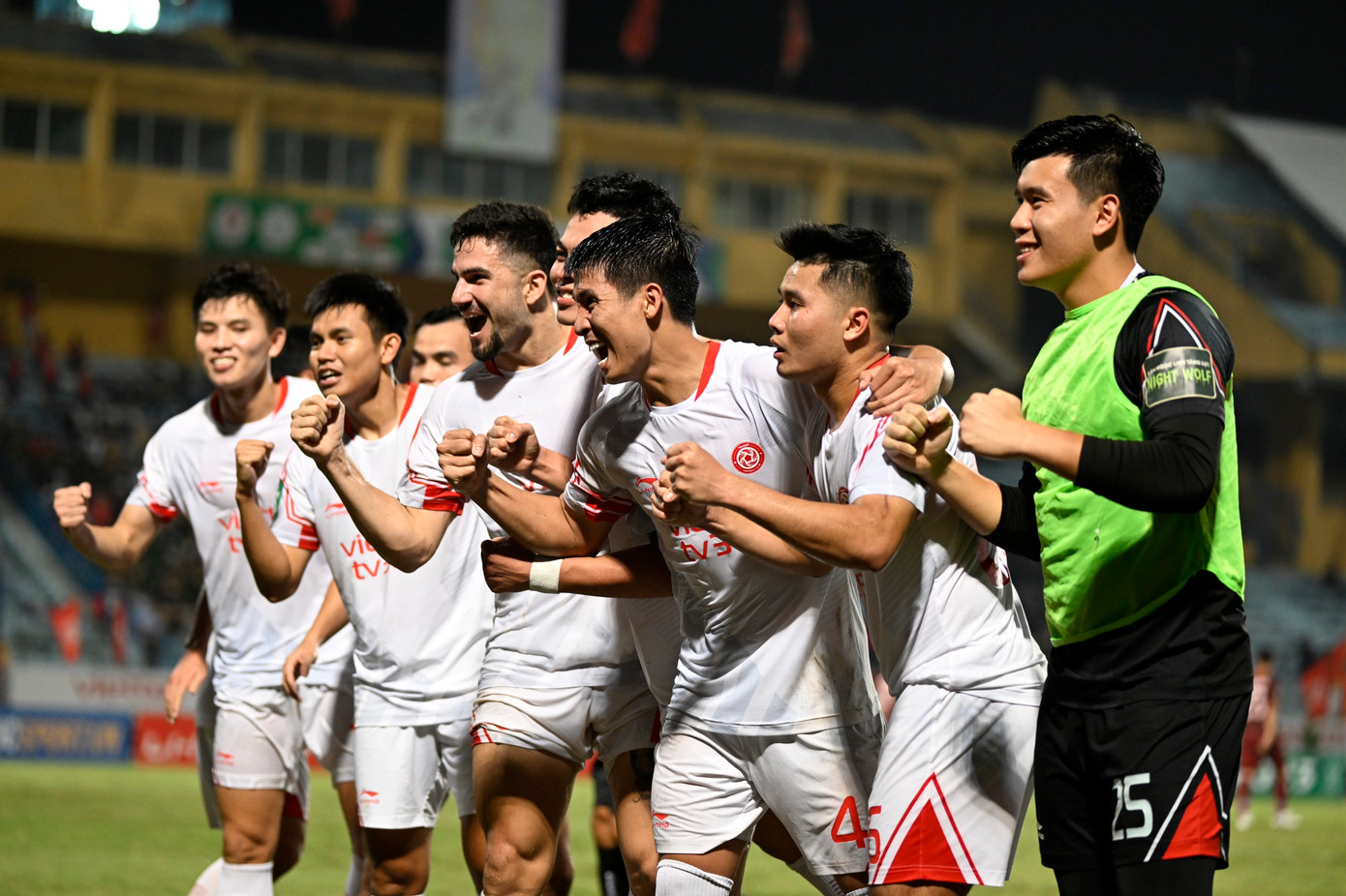 Đức Chiến lập siêu phẩm phút cuối giúp Viettel vào chung kết Cúp Quốc gia ảnh 45