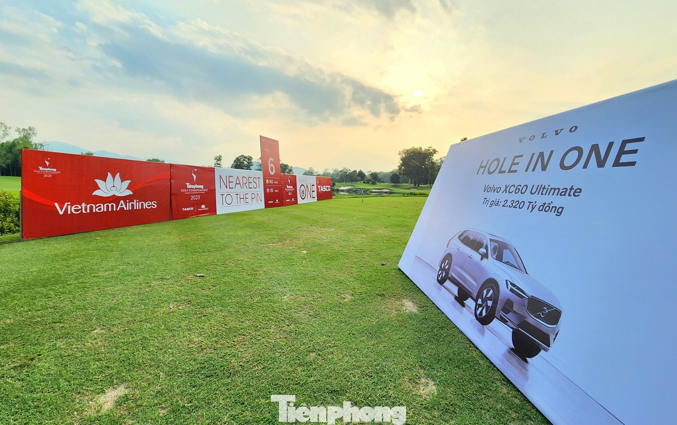 Là một trong ba hố HIO, hố số 6 có chiều dài 160 yards với nam và 130 yards với nữ. Là một trong ba hố HIO, hố số 6 có chiều dài 160 yards với nam và 130 yards với nữ.