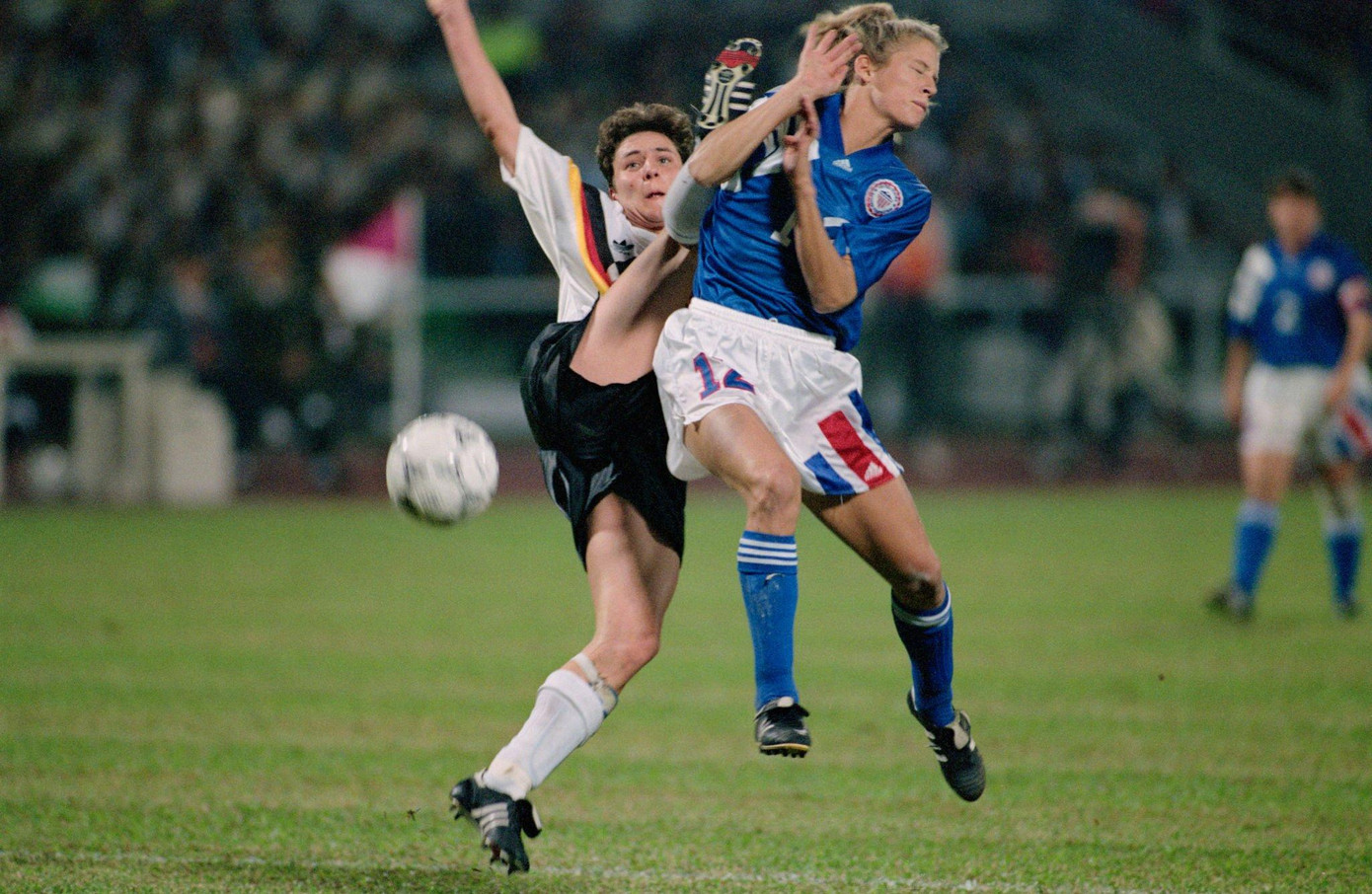 Những hình ảnh về giải đấu năm 1991, khi phần lớn các cầu thủ đều là nghiệp dư. (Ảnh: Getty Images) Những hình ảnh về giải đấu năm 1991, khi phần lớn các cầu thủ đều là nghiệp dư. (Ảnh: Getty Images)