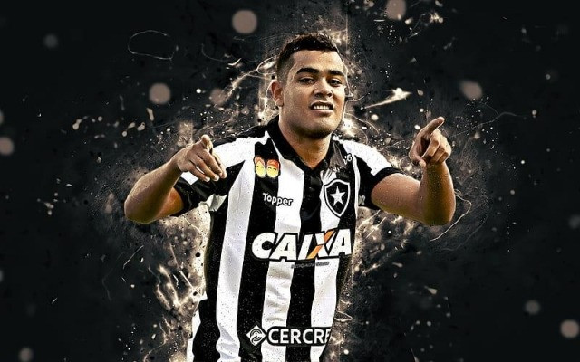 Brenner khi còn chơi bóng tại Serie A, Brazil. Brenner khi còn chơi bóng tại Serie A, Brazil.