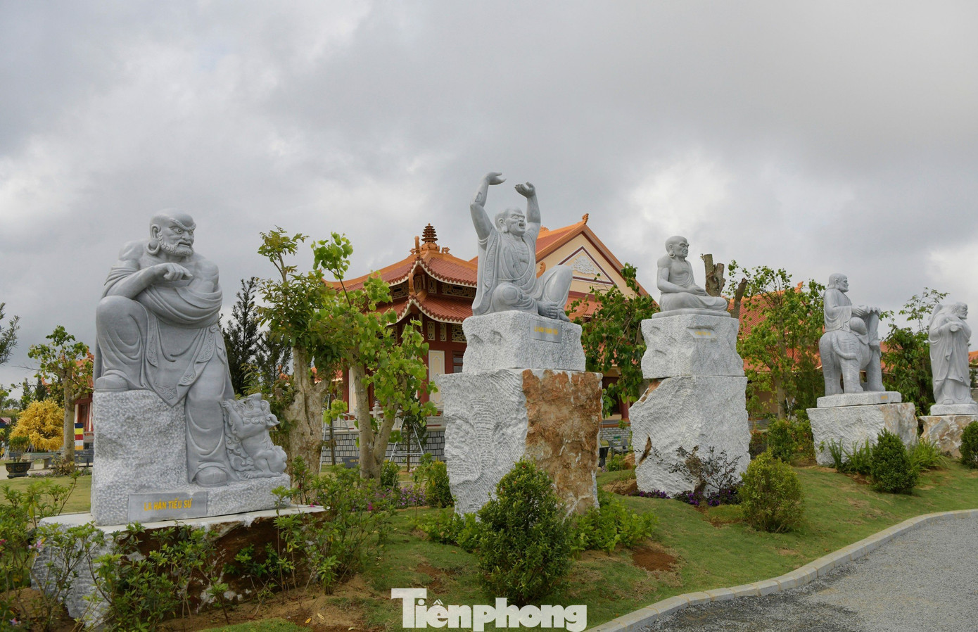 Mỗi một chi tiết ở thiền viện đều được xây dựng tỉ mỉ và chi tiết, kết hợp hài hoà giữa nét đẹp về kiến trúc và tâm linh cũng như không gian xung quanh.