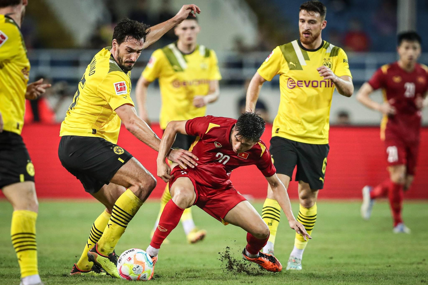 Các hình ảnh trong cuộc đối đầu giữa Việt Nam và Dortmund. (Ảnh: Đỗ Hải) Các hình ảnh trong cuộc đối đầu giữa Việt Nam và Dortmund. (Ảnh: Đỗ Hải)