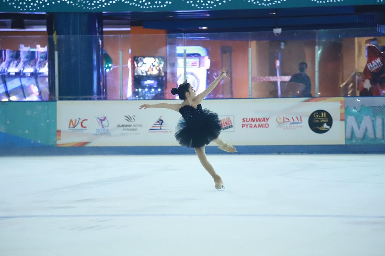 Giải vô địch Trượt băng Nghệ thuật quốc gia là nơi tìm kiếm các VĐV xuất sắc đại diện Việt Nam thi đấu tại các giải quốc tế. Giải vô địch Trượt băng Nghệ thuật quốc gia là nơi tìm kiếm các VĐV xuất sắc đại diện Việt Nam thi đấu tại các giải quốc tế.