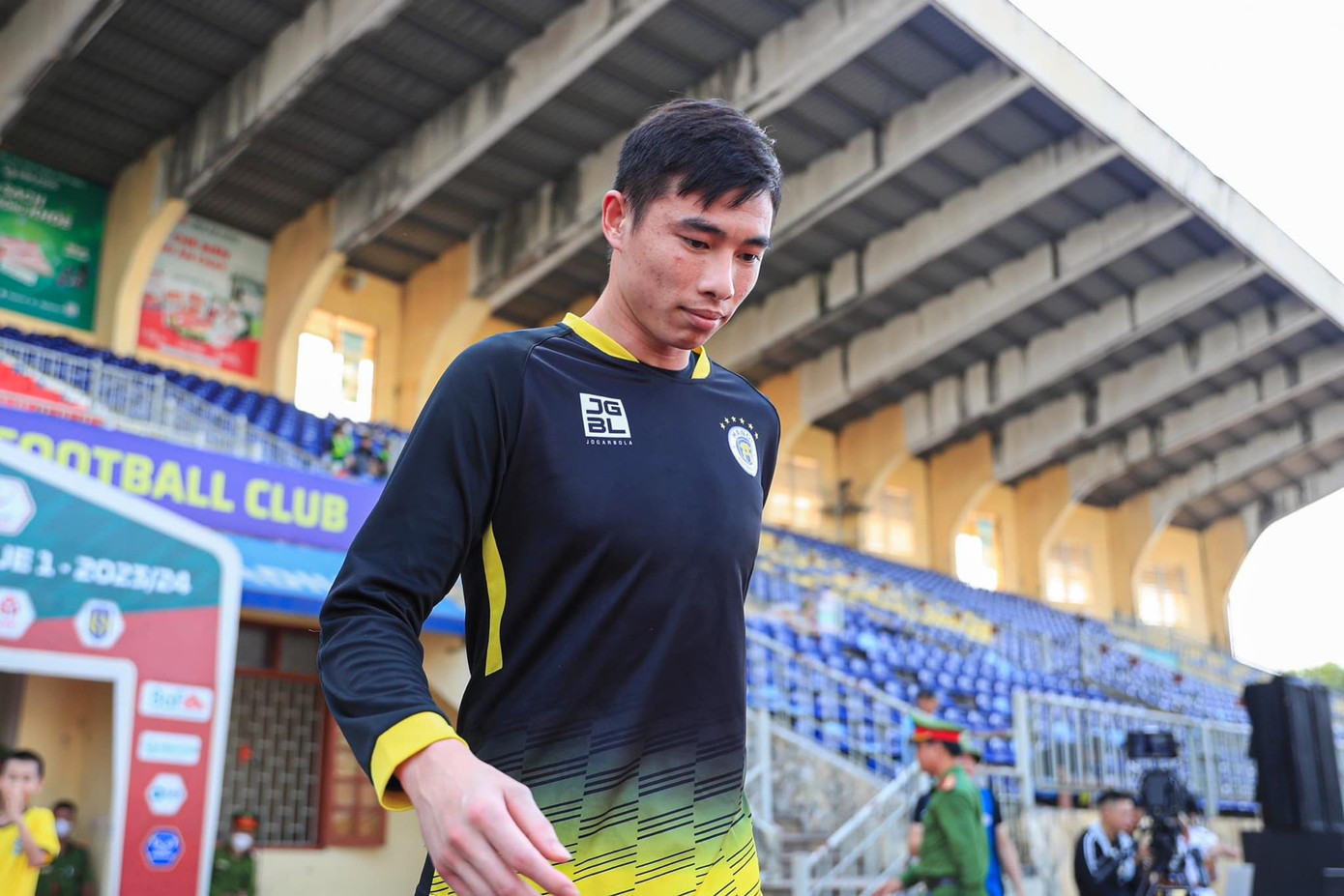 SLNA và CLB Hà Nội níu chân nhau trên bảng xếp hạng ảnh 5 SLNA và CLB Hà Nội níu chân nhau trên bảng xếp hạng ảnh 5